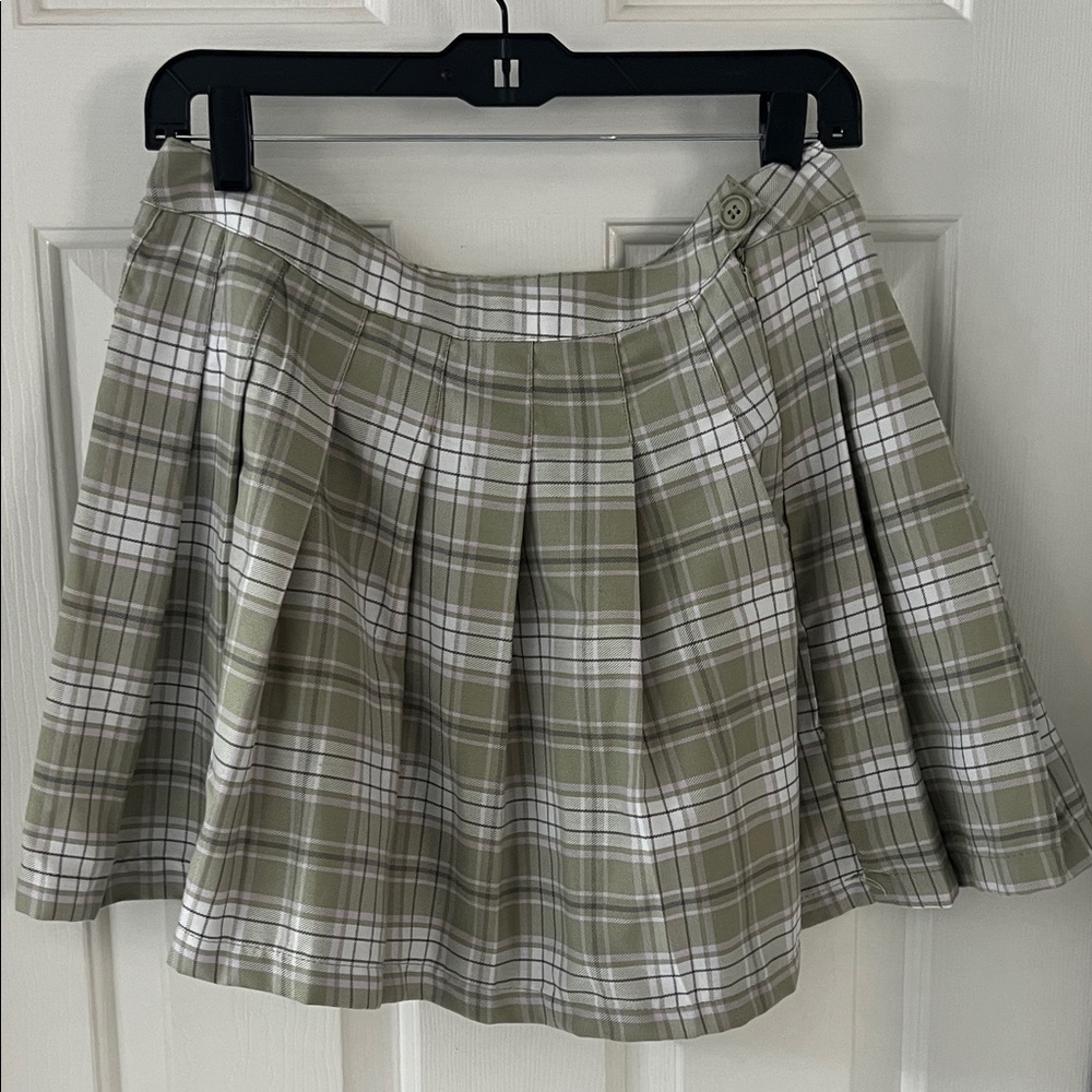 Forever 21 Green and White Plaid A-Line Skirt